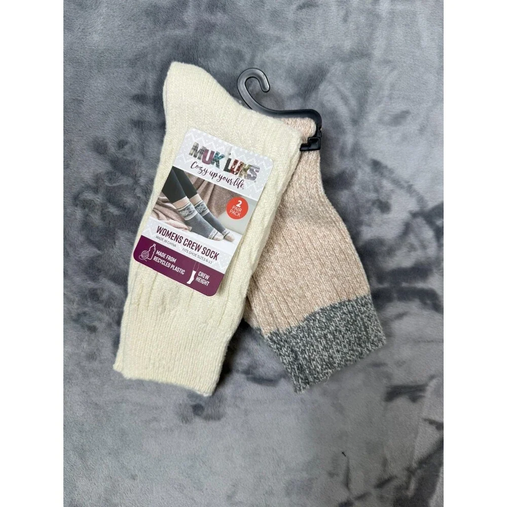 Muk Luk Women’s  2 Pair Pack Crew Height Socks size 6-11 Ivory